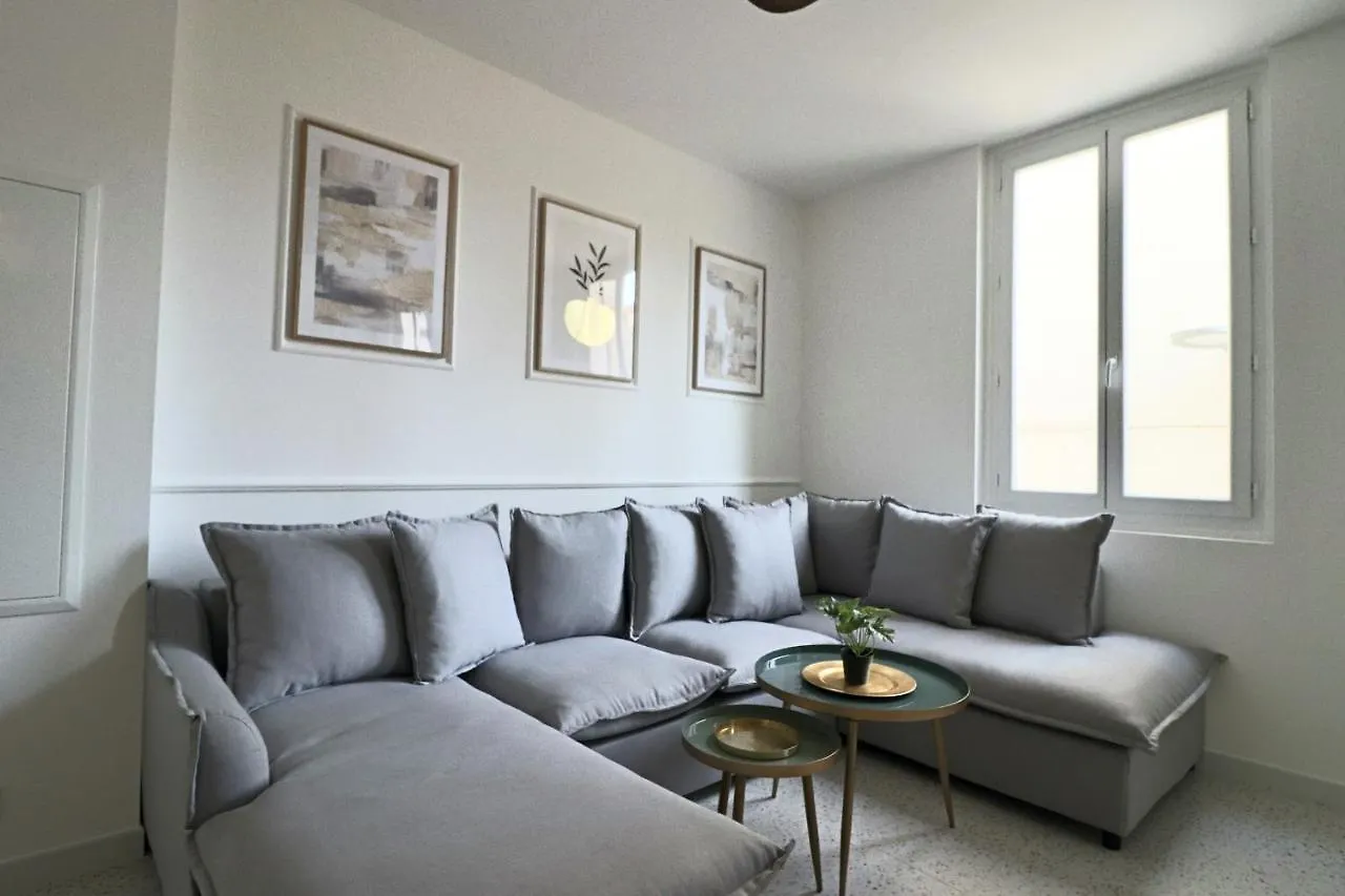 Fersen Bright Apartment Renovated For 5 People In Center Of Old Antibes