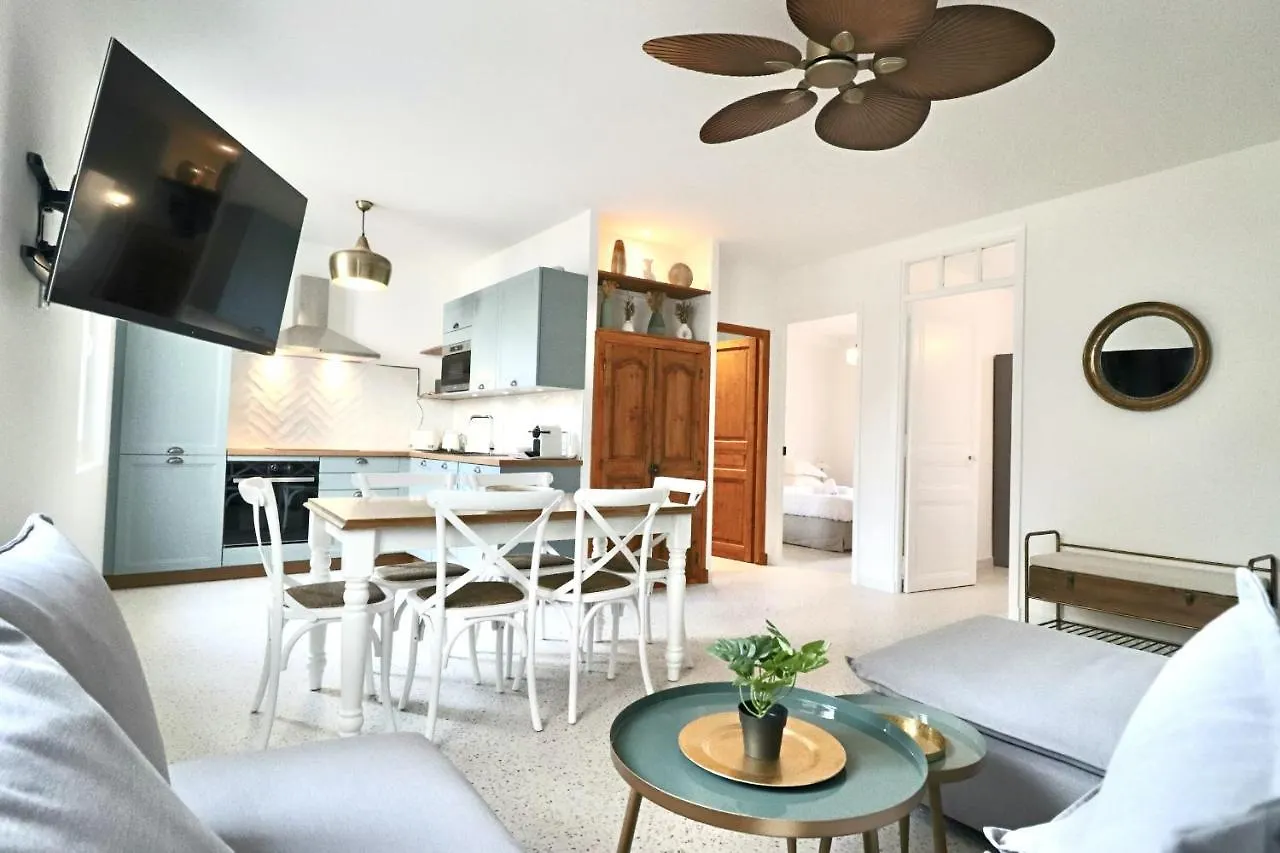 Fersen Bright Apartment Renovated For 5 People In Center Of Old Antibes
