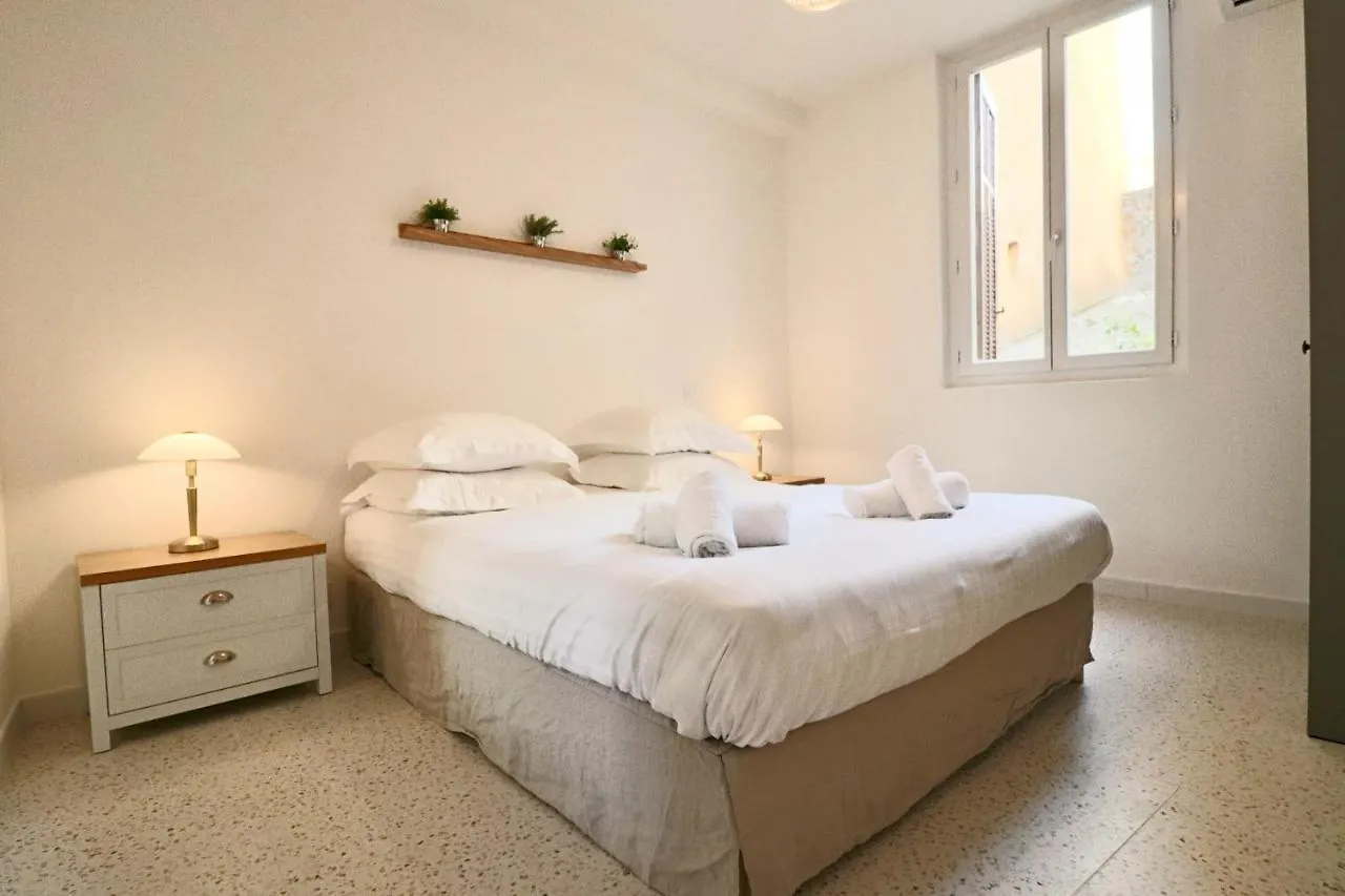 Fersen Bright Apartment Renovated For 5 People In Center Of Old Antibes France